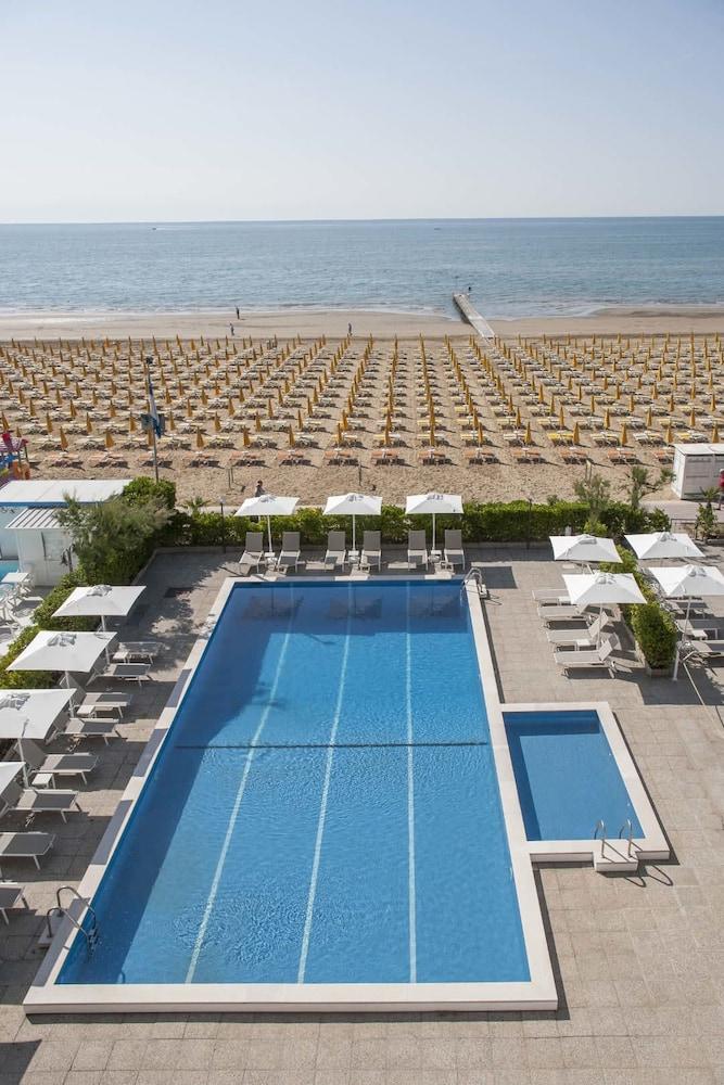 Imperial Palace Lido di Jesolo Exterior foto