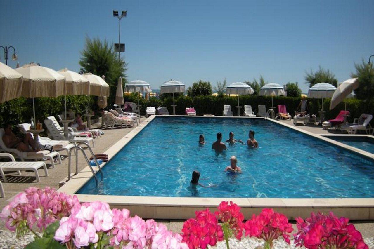 Imperial Palace Lido di Jesolo Exterior foto