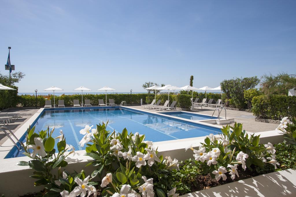 Imperial Palace Lido di Jesolo Exterior foto