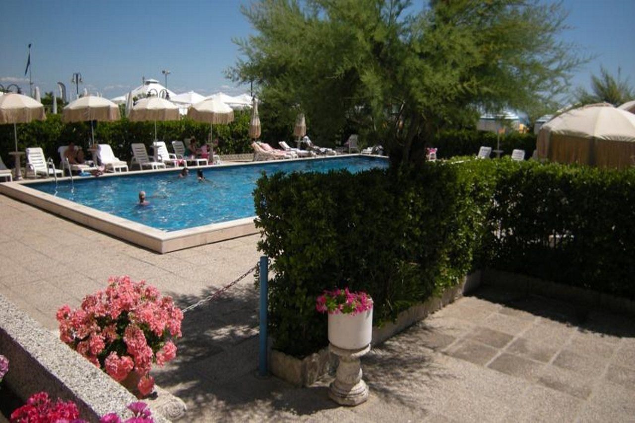 Imperial Palace Lido di Jesolo Exterior foto