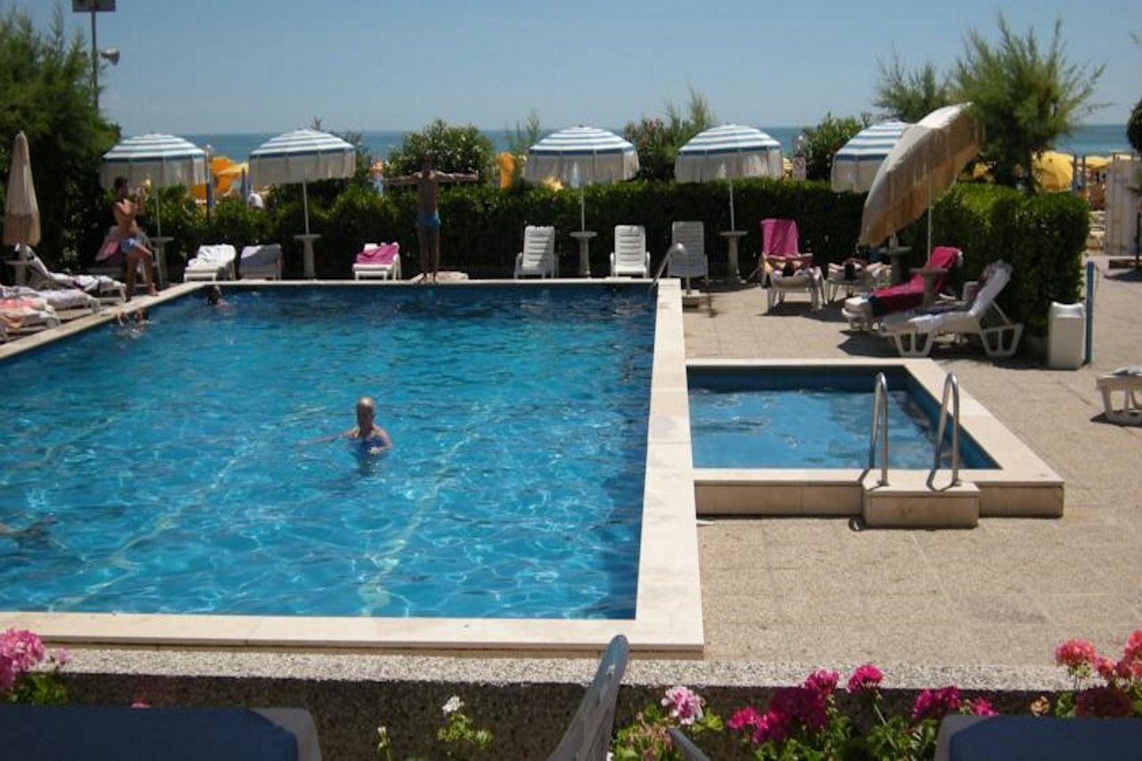 Imperial Palace Lido di Jesolo Exterior foto